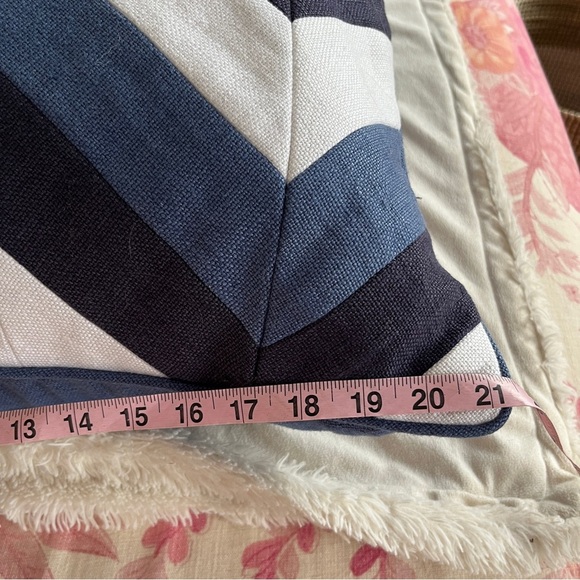 Ryan Studio Chevron Pillow Size 21” x 21” - Picture 4 of 4